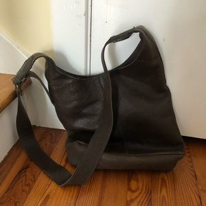 Duluth Trading Co. // brown lifetime leather crossbody bag